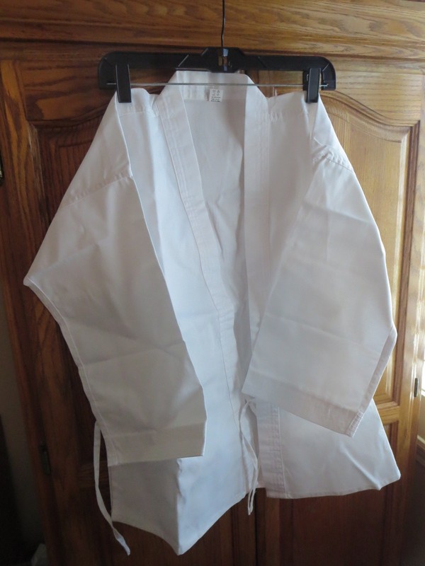 Top Size 2 Youth  Martial Arts Uniform