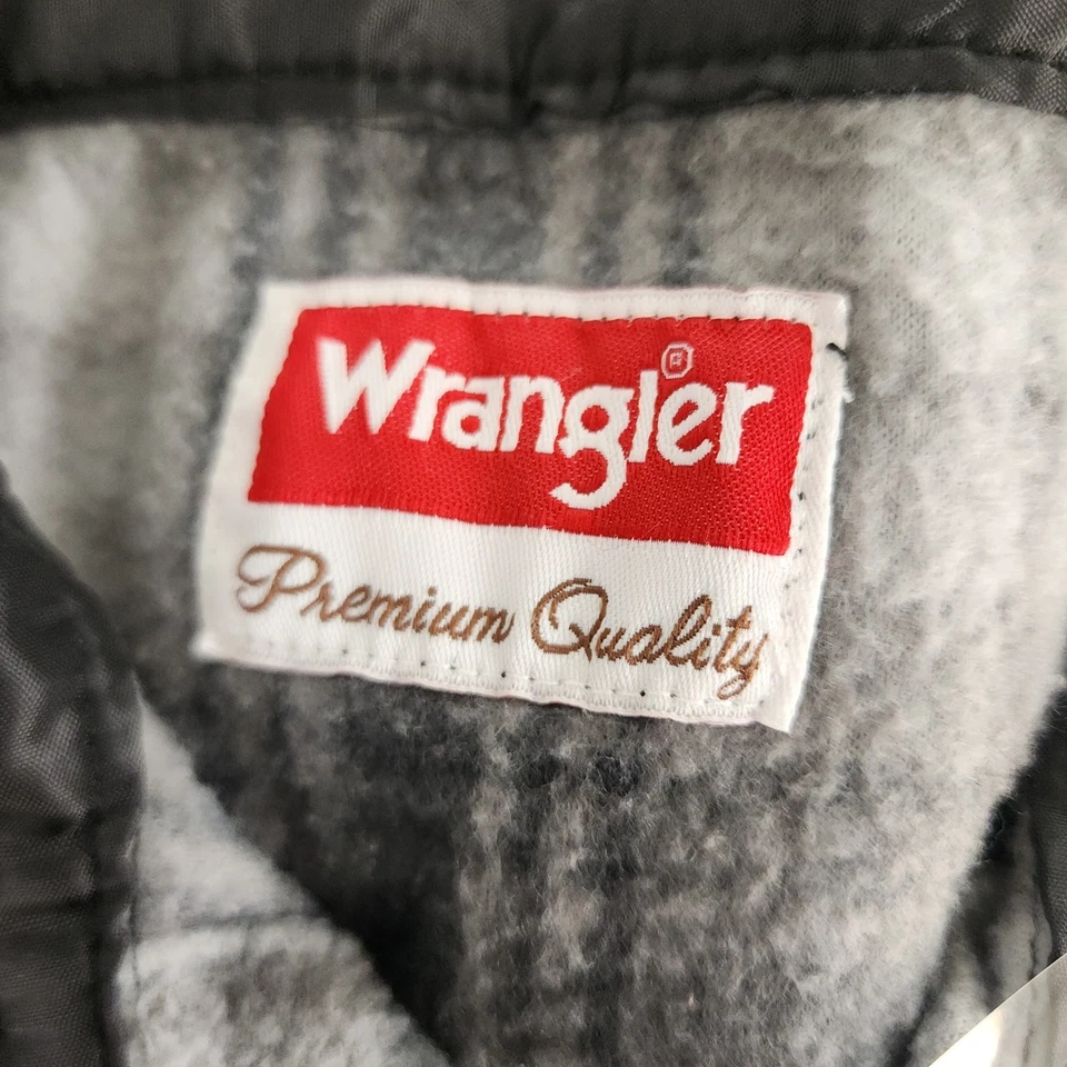 Wrangler Shirt Mens M Gray Black Plaid Fleece Flannel Button Front Long Sleeve - Image 4 of 4