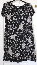 Old Navy Black Floral Short Sleeve Jersey Knit Swing Size M