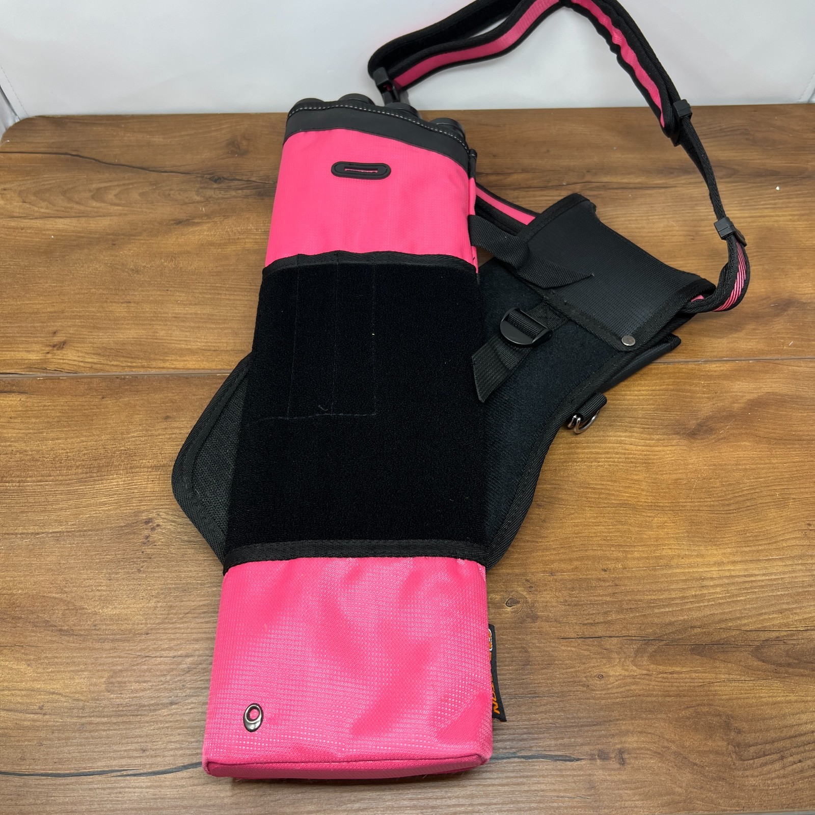 Easton Flipside 4 Tube Hip Quiver W/Belt - Pink - 622711 NEW NWT