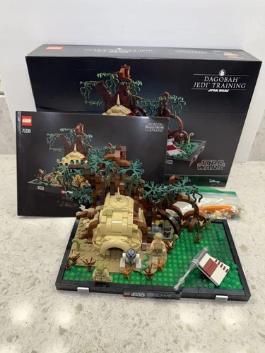 LEGO Star Wars: Dagobah Jedi Training Diorama 75330 Complete