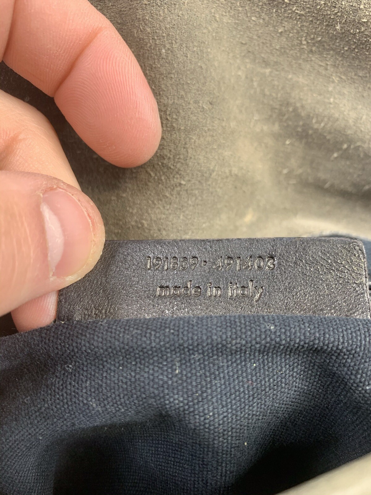 Borsa a tracolla YVES SAINT LAURENT coccodrillo goffrato nabuk besace antracite