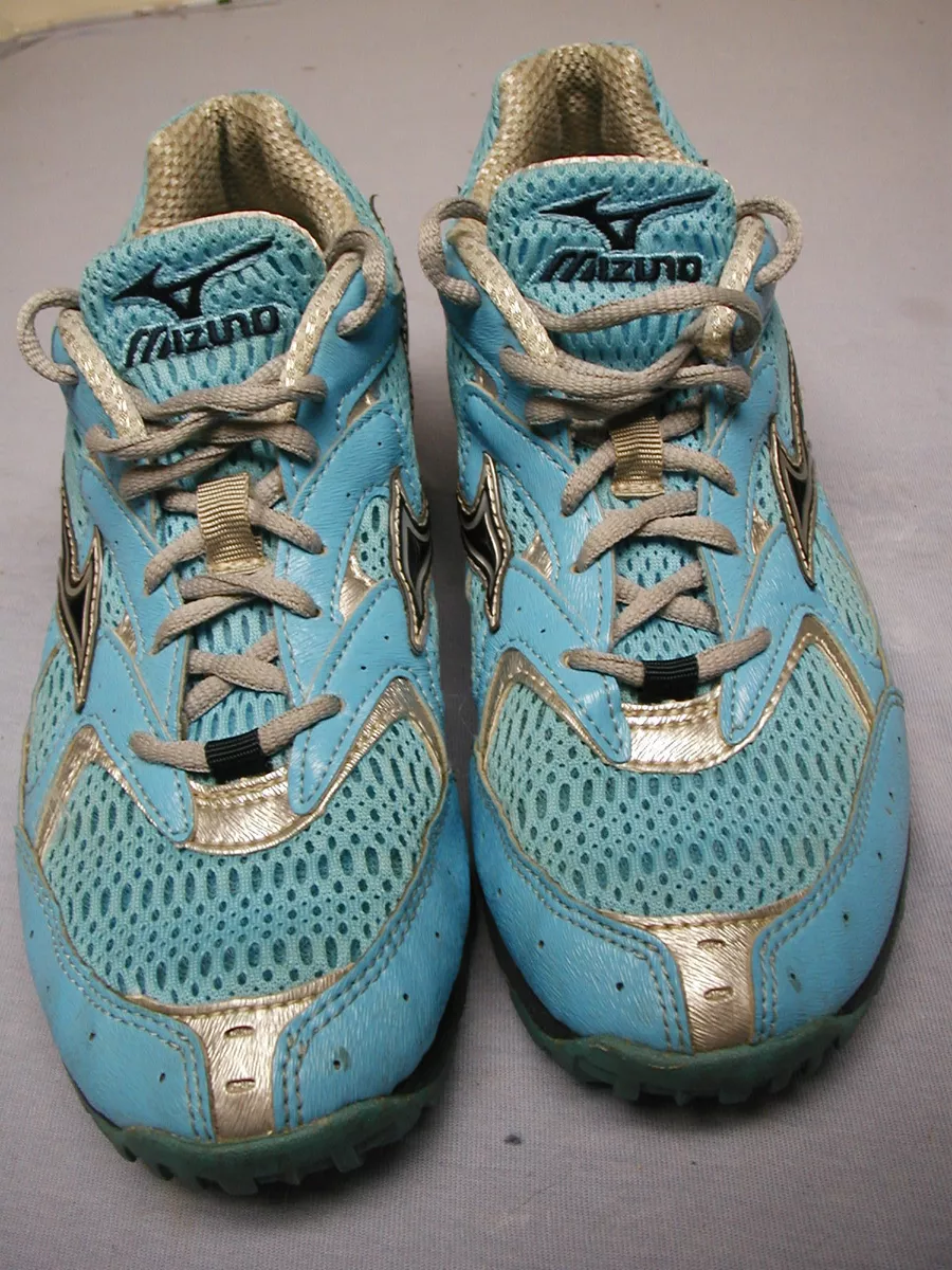Mizuno womens sales spikes