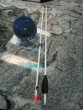 Bowfishing Reel, string, attach kit to arrows, 2 Fish Arrows, Muzzy roller rest