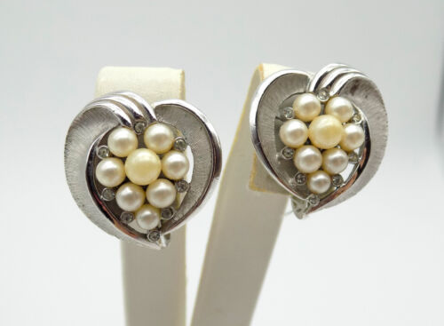 Vintage Crown Trifari Silver Tone Heart Faux Pearl Rhinestone Clip on Earrings - Picture 1 of 5