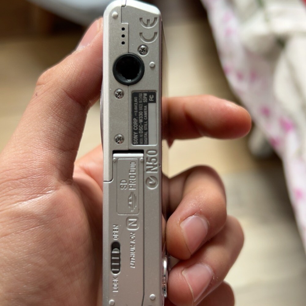 SONY Cyber-Shot DSC-W330 Digital Camera 14.1MP Auto Focus w