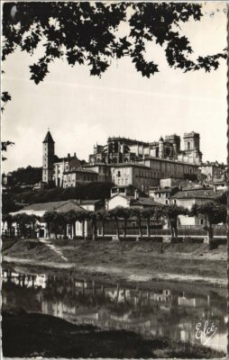 Old postcard also La Cathedrale - Le Gers (1169382)