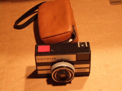 DDR-fotoapperatmit tasche apperat kamera analogkamera als ersatzteilspender