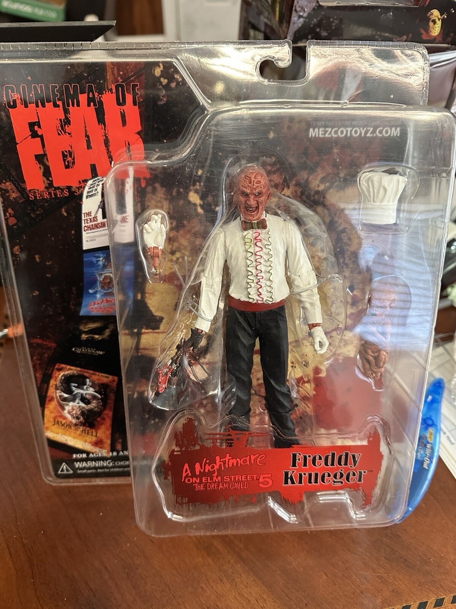 Mezco Cinema of Fear - Freddy Krueger - A Nightmare Elm Mezco Cinema of Fear - Freddy Krueger - A Nightmare Elm