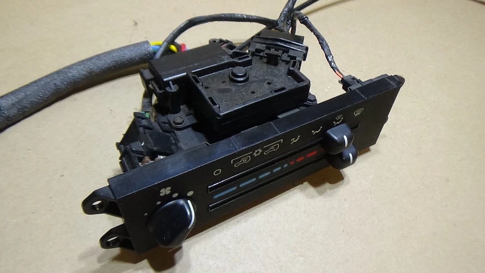 1997-1998 Jeep Wrangler TJ AC Heater Climate Control Switch 55037362AC - Image 3 of 4