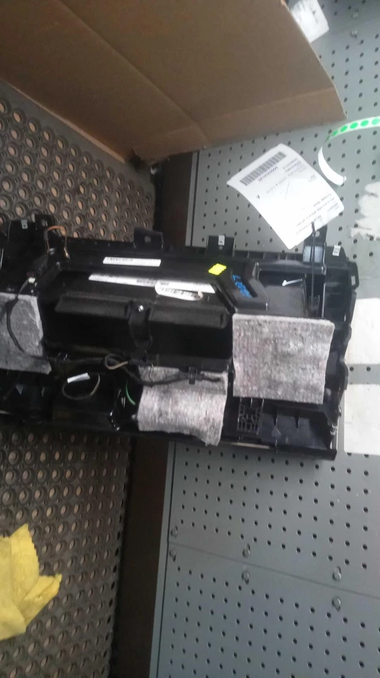 Guantera usada se adapta a: Land Rover Range Rover Sport 2015 grado B Foto 2 de 4