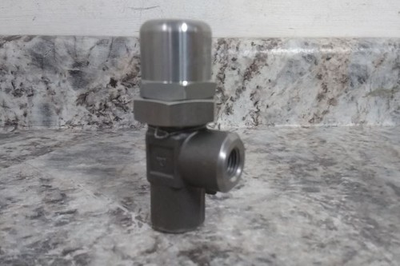 #ad Parker 647B 5 1 4 2 1 4 In NPT Port Connection 4 GPM Pressure Control Valve $399.99