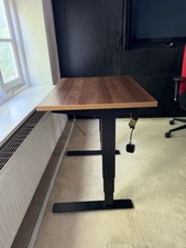 Electric Adjustable Table/Computer desk / ConSet A/S
