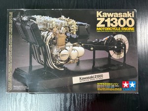 Moto Miniature Hachette 1/18 - Kawasaki Z1300 1979 Albert Six Pattes - Série Joe Bar Team