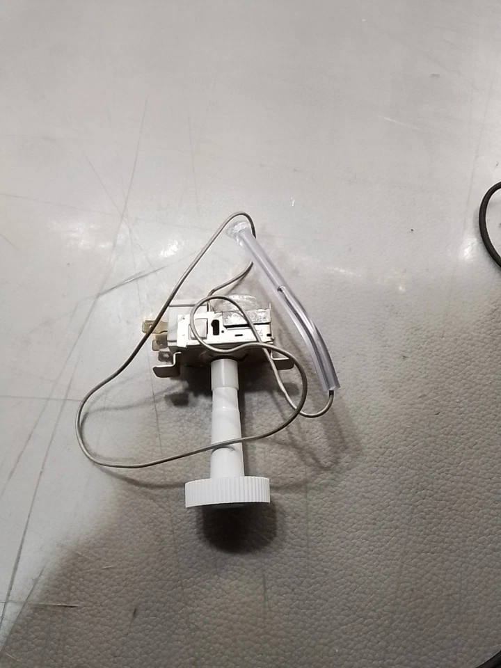 Conjunto de control de temperatura de refrigerador GE N.M.: WR17X11537, WR09X26874 Foto 2 de 4