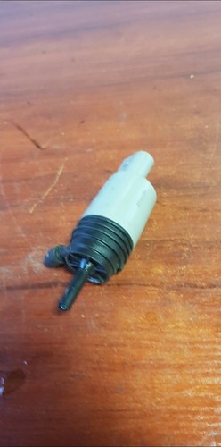 6934159 BMW E60 E61 Scheibenwaschpumpe 6934159