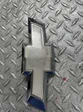 CHEVROLET EQUINOX FRONT GRILLE BOW TIE EMBLEM 2017-20 BADGE Gold Chrome OEM.