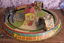 Vintage Marx Honeymoon Express Wind Up Tin Litho Toy Train - WORKS