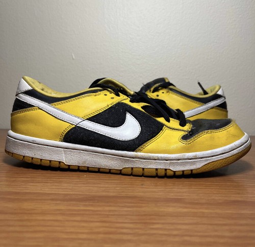 yellow black dunks