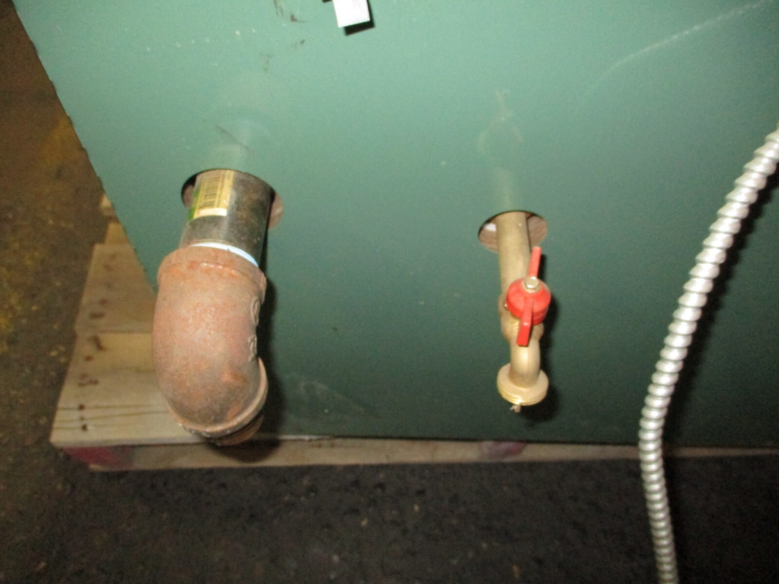 New Yorker Boiler Co. Natural Gas Boiler CG80ENL Input 245MBH 120V