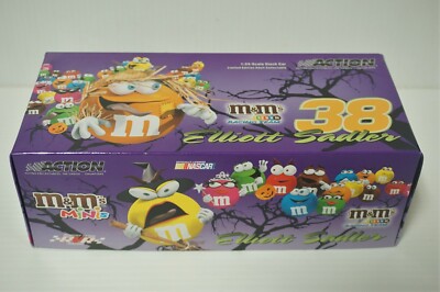 1/24 Elliott Sadler #38 M&M's Minis / Halloween 2005 Action NASCAR