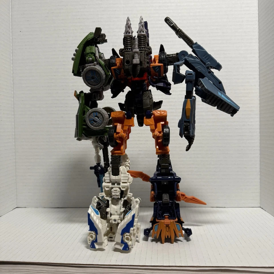 Transformers Generations Fall of Cybertron Wreckers Combiner Ruination Full Set - Image 3 of 4