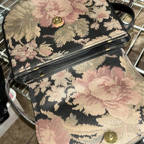 Vintage Isanti Italian Milan Supple Black Leather Adjustable Crossbody Bag Purse, $15 - Photo 4