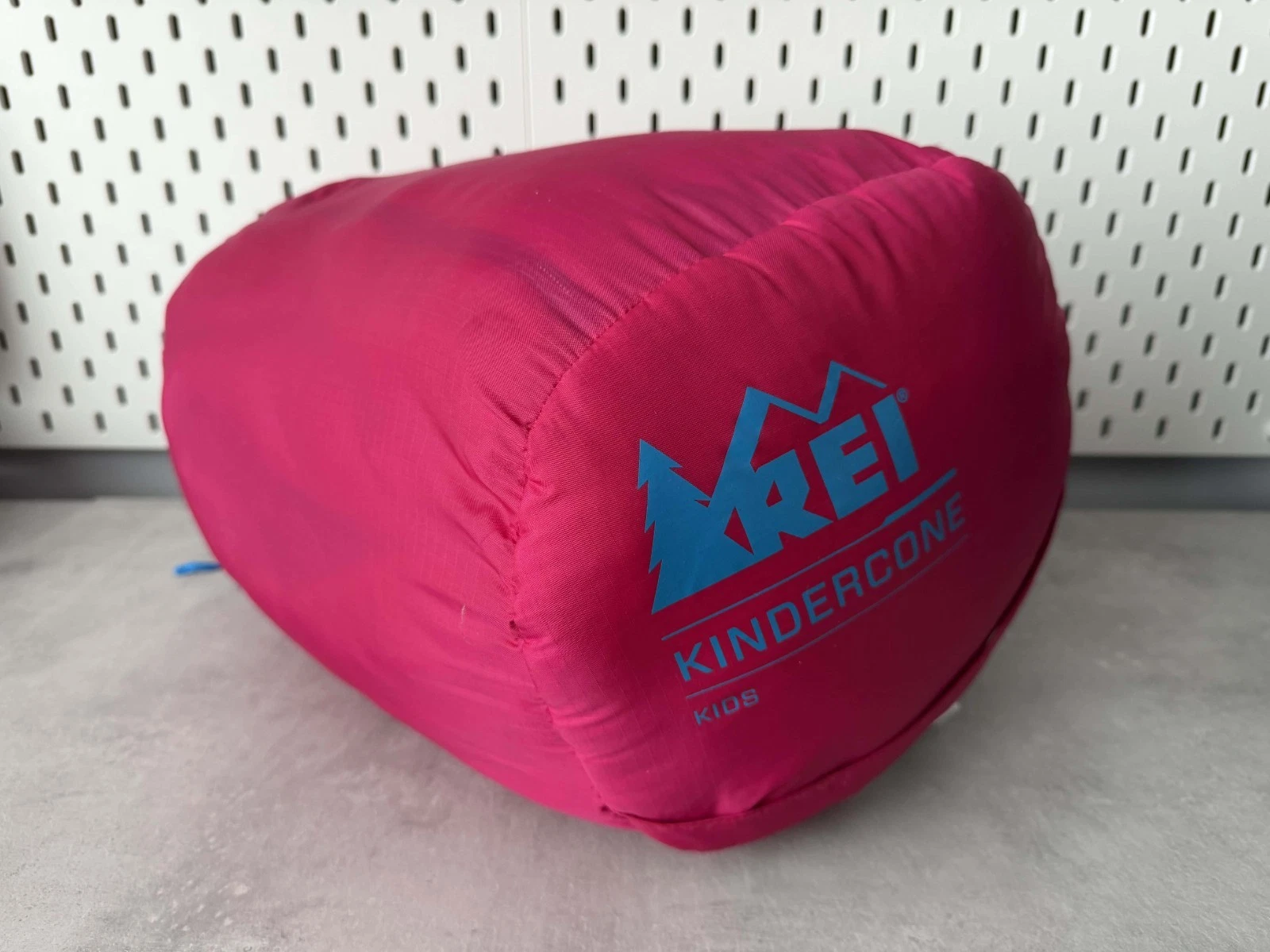 REI Co-op Kids Kindercone Mummy Sleeping Bag 70" x 50" Camping 30F Magenta