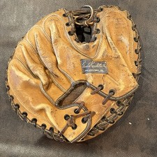 Vintage 1930  s Baseball Catcher  s Mitt Geo. W. Reach Signed Jimmy Wilson. Good.