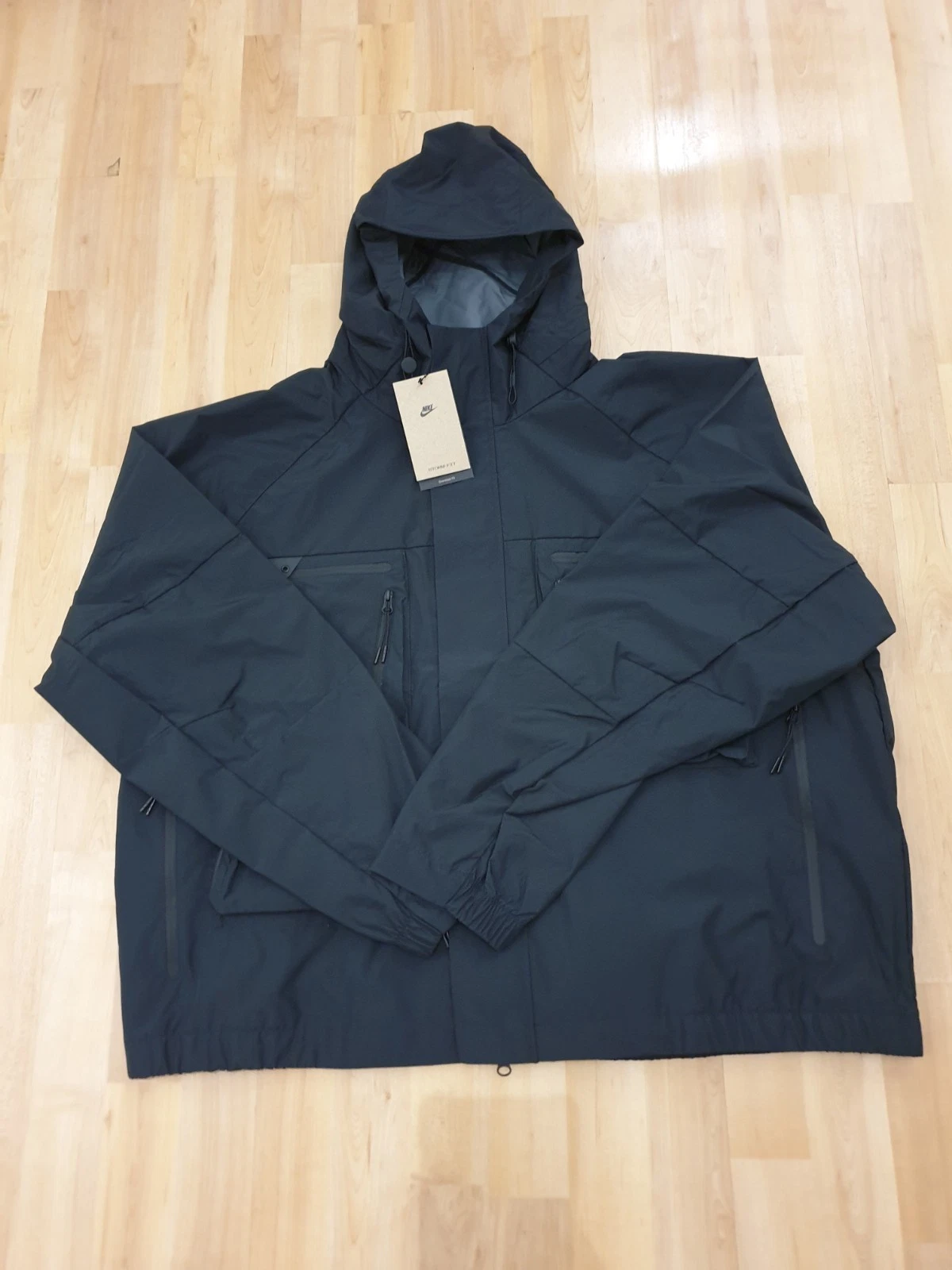 Nike Storm Tech Jacket Mens Size XL Oversized Waterproof Woven
Opens in a new window or tab