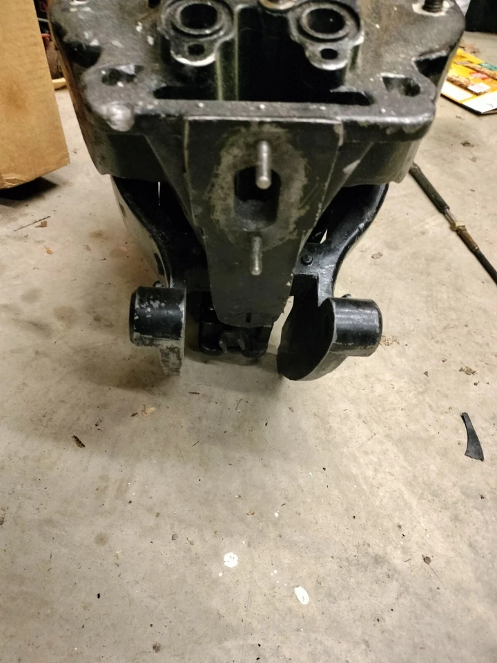 Early Mercury MerCruiser Pre Alpha drive mount gimbal housing - Image 4 of 4