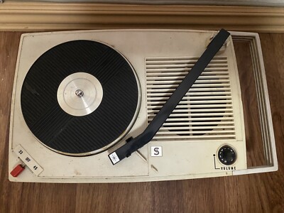 VINTAGE Mid-Century MCM Miniature Record Player Japan Brand?