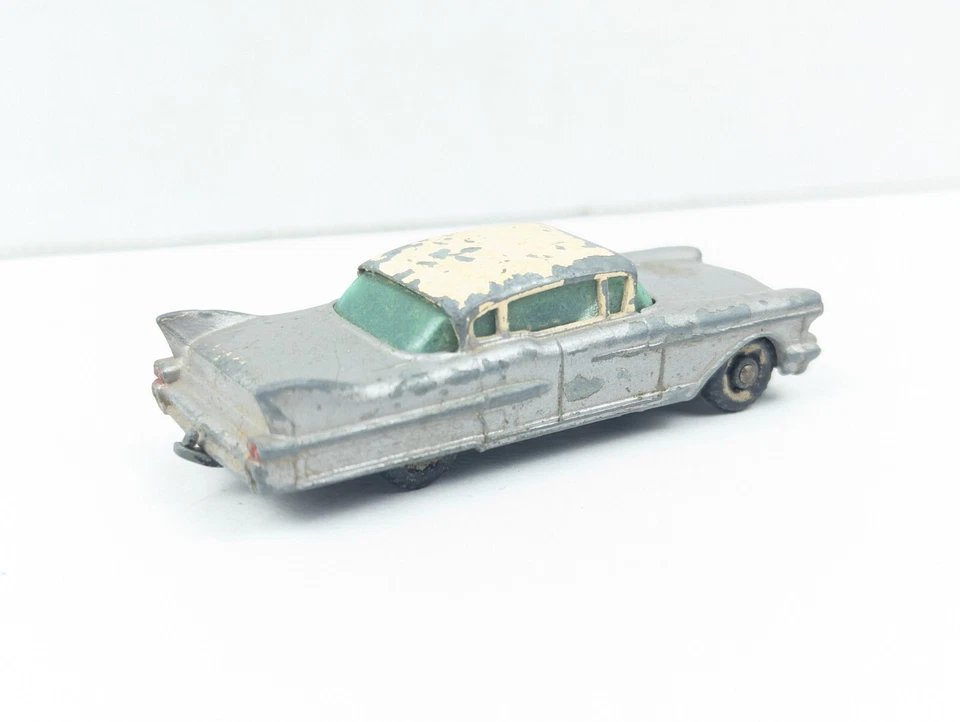Coche de juguete fundido a presión plateado Cadillac Sixty Special #27 de colección Lesney Matchbox - Hecho en Foto 4 de 4