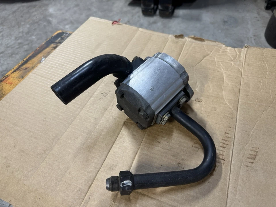 3EA-60-A5110 Hydraulic Pump Fits Komatsu FG15H-16 FG15HT-16 FG18H-16 GOOD USED - Image 3 of 4