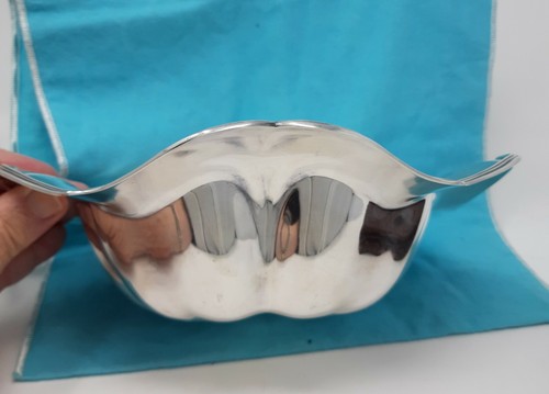 Reed & Barton Sterling Berry Bowl 9" D 2 5/8" H 11.12 ozt Mono "P" - Picture 3 of 5