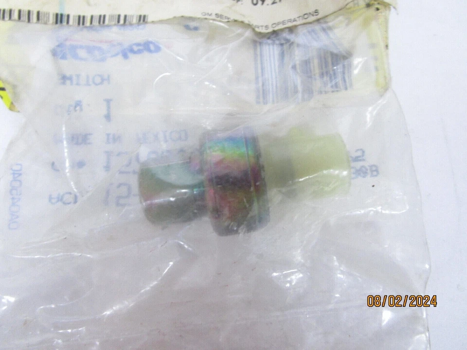 Pressure Cycling Switch 15-5741 ACDelco GM OE/GM Genuine Parts 15765001 Foto 2 de 4