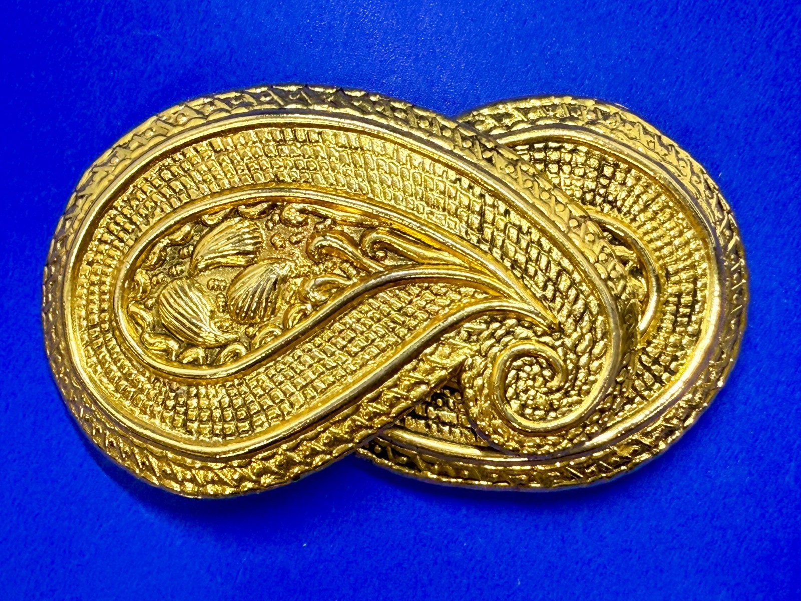 Large Swirl Pattern Interlocking Two Piece Vintag… - image 3