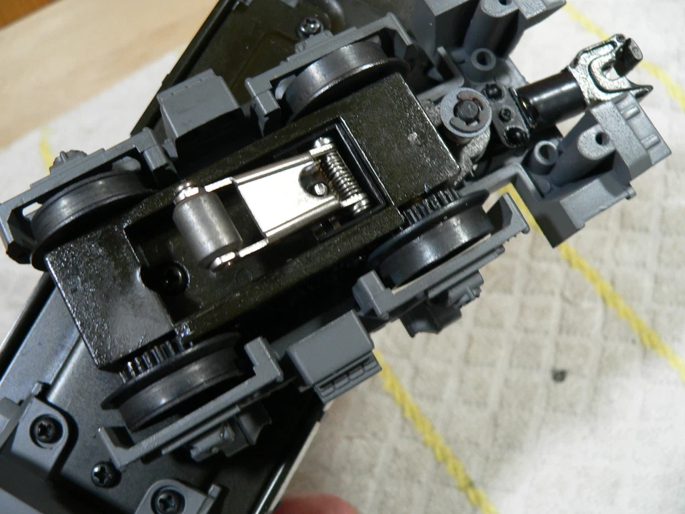 MTH Premier Southern Pacific GP38-2 Diesel w/ ProtoSound O Scale 20-2156-1 - Image 4 of 4