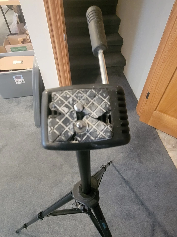 SAKAR TRIPOD TR-2L Lightweight With 2 Way Head. Black. - Image 4 of 4