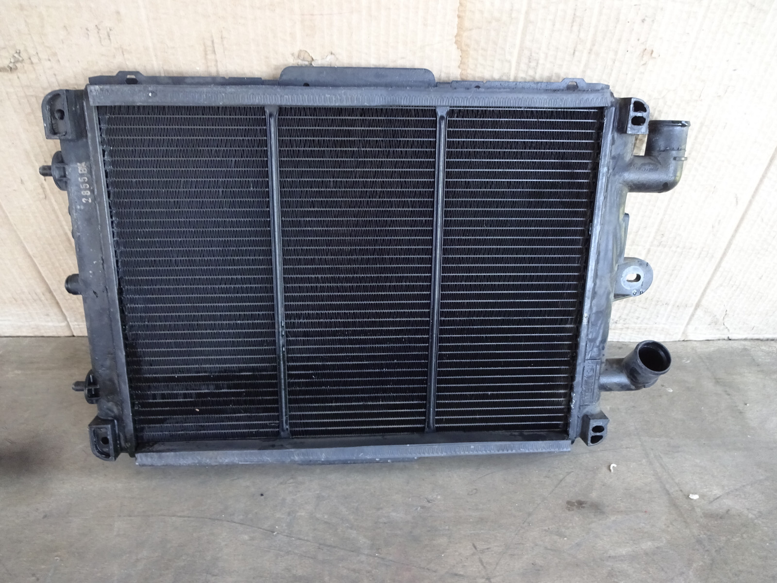 Ferrari 355 - RH Water Radiator   P/N 157589