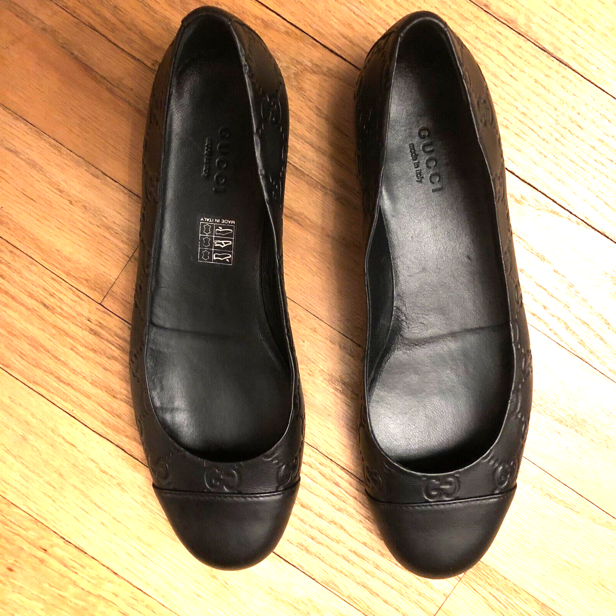 Brand New Authentic GUCCI Women display picture 1