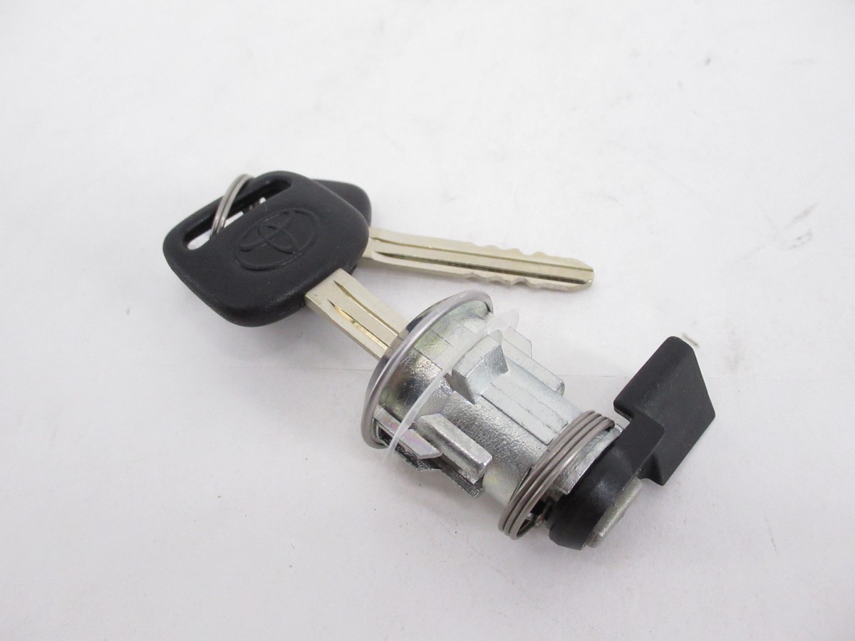 Genuine OEM Toyota T100 1994 - 1998 Fuel Door Lock Cylinder With