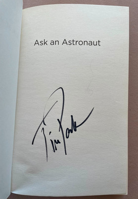 Tim Peake Astronaut handsigniertes Autogramm Apollo 8 Crew Member Buch verifiziert COA