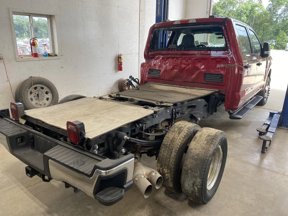 Used Front Right Seat Belt Front fits: 2024 Ford F350SD PICKUP bucket and bench - Image 3 of 4