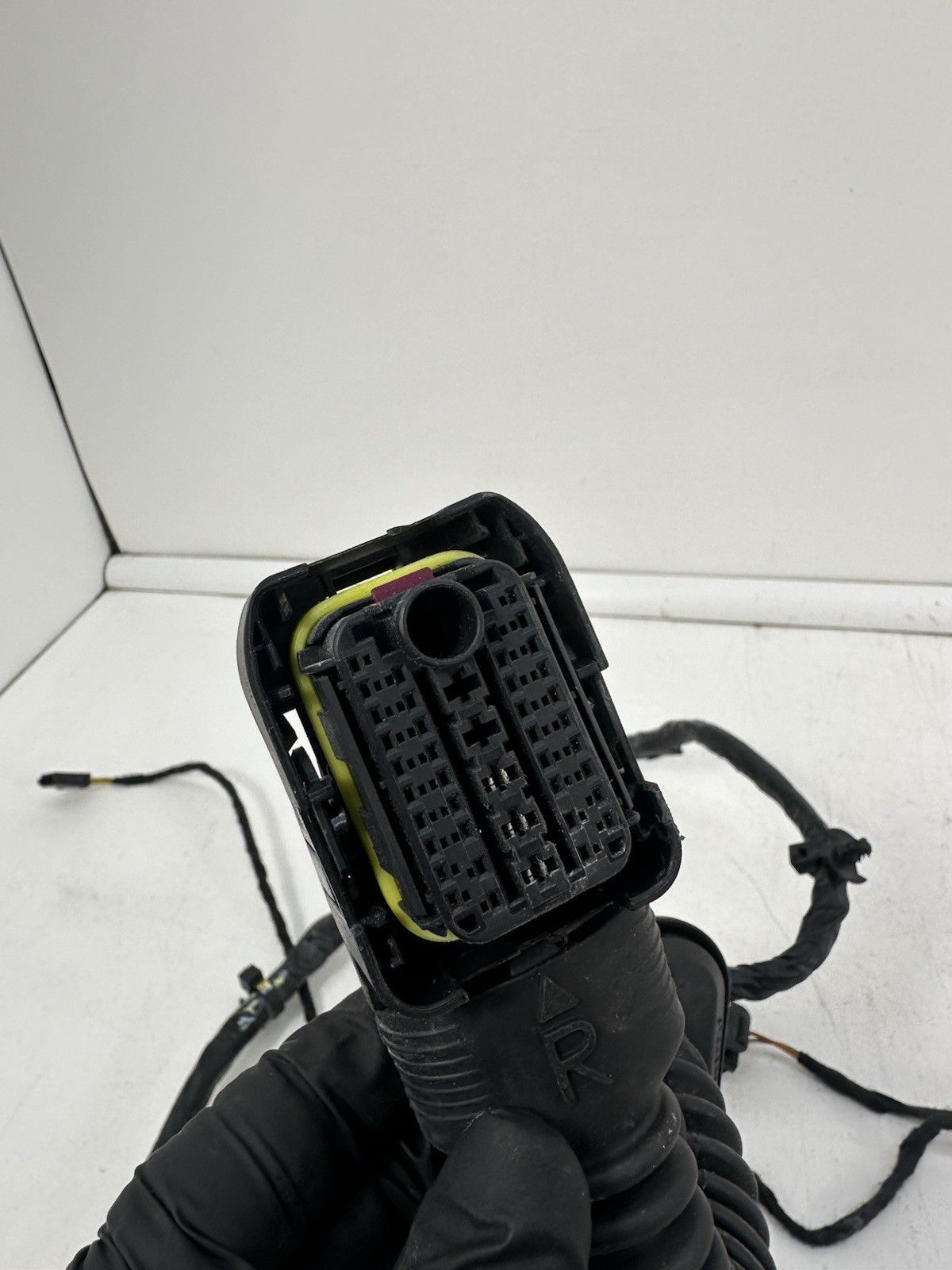 Maserati Ghibli 2017-2020 Front Left Door wiring harness P/N 670035803