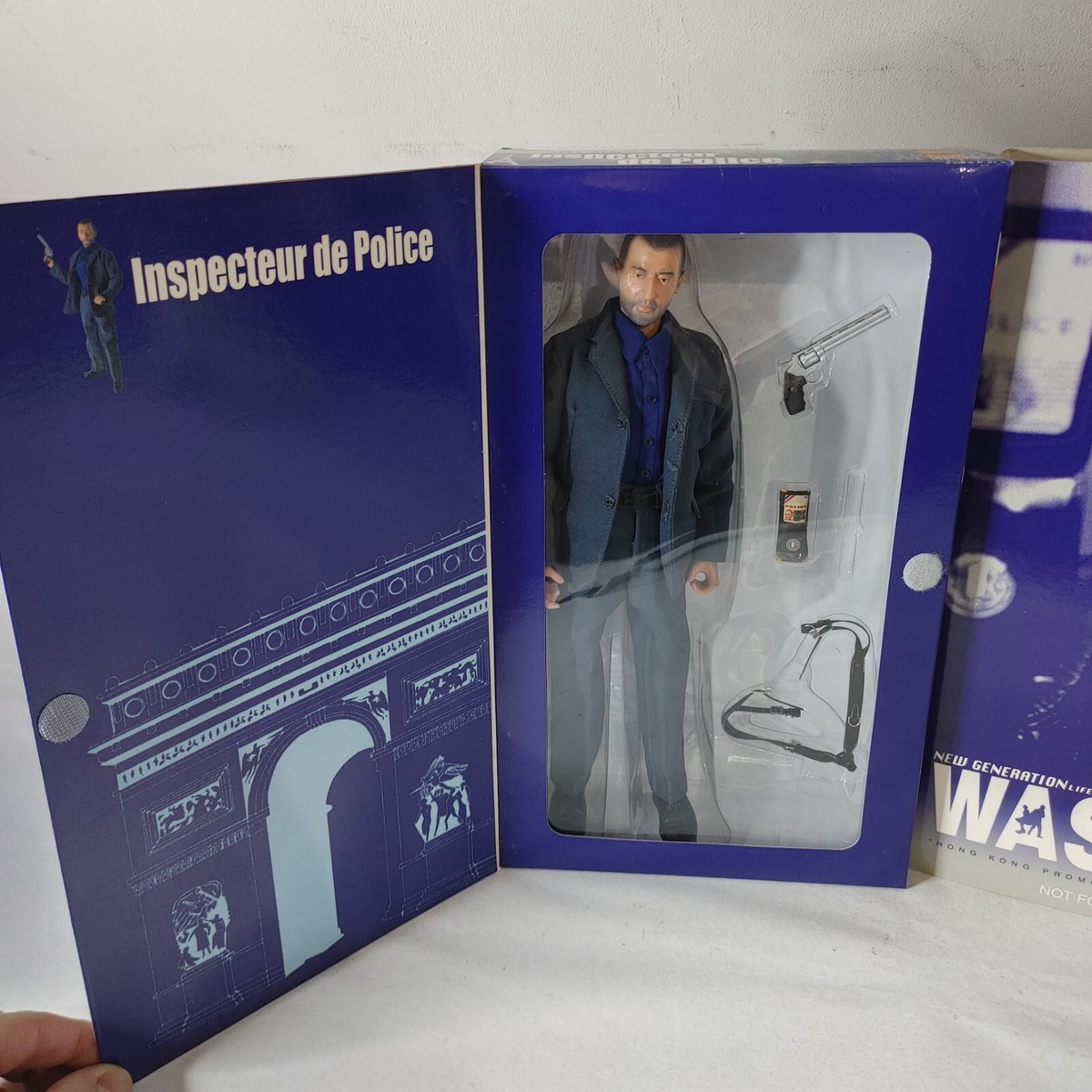 ドラゴン社 inspecteur de police ヒューバート警部 s-l1200.jpg