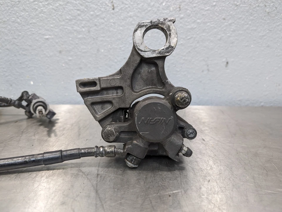 03-04 Yamaha YZF R6 06-09 R6S OEM Soporte de pinza de cilindro maestro de freno trasero Foto 2 de 4