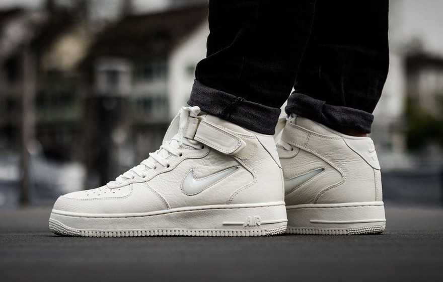 air force 1 mid retro