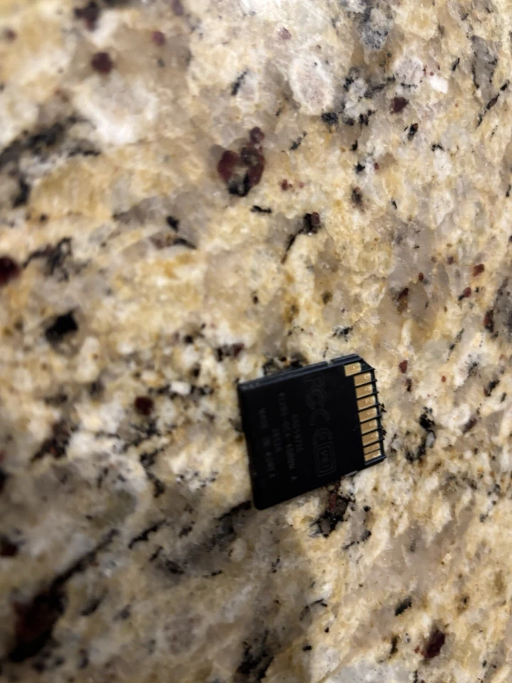 Lexar 4GB SDHC Card - Retail - LSD4GBASBNA - Image 2 of 2