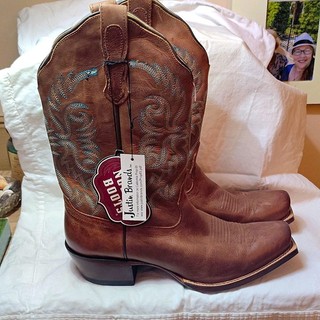 Justin Boots Women's Brown Western Boots Blue Stitching 8 JB0367
